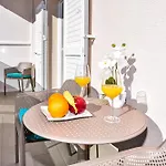 Апартаменты Coastal *