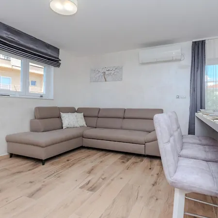 Apartment Coastal