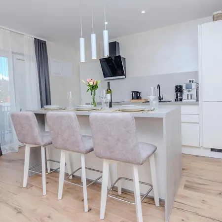 Apartment Coastal *