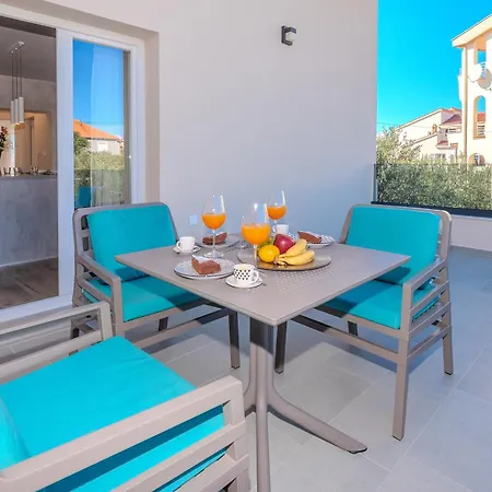 Coastal Apartment *